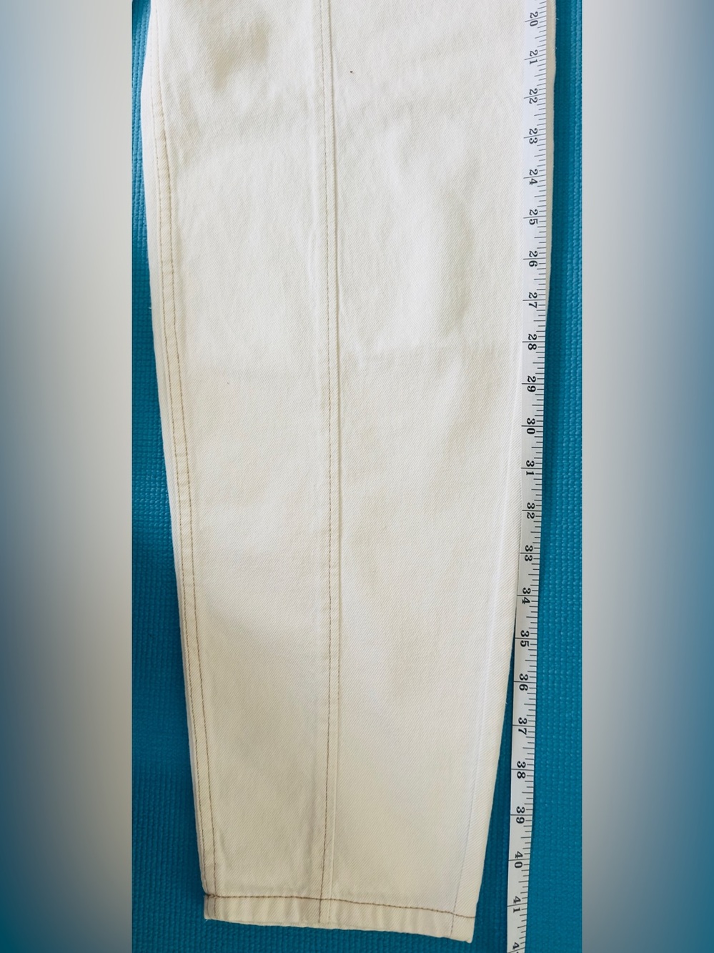 a.n.a High-Rise White Patch-Front Women’s Jeans - Picture 3 of 15